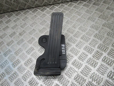 Mazda 3 SE 2015 navegación D 2,2 diésel acelerador pedal gasolina 6PV312041 Foto 1 de 4