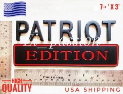 Letrero adorno EDICIÓN PATRIOTA NEGRO PARA TODOS LOS AUTOS Y CAMIONES EMBLEMAS PERSONALIZADOS insignias Foto 1 de 4