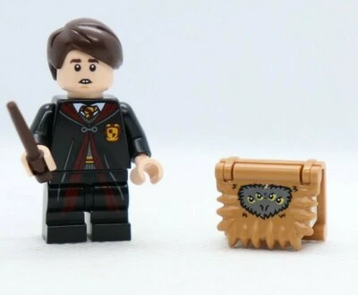 Neville Longbottom W/ Book Monsters Series 2 Harry Potter 71028 LEGO® Minifigure - Image 1 of 2