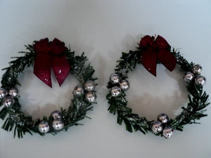 DOLLHOUSE CHRISTMAS WREATH/ BURGUNDY/ SILVER - Picture 1 of 4