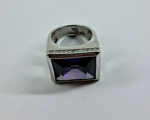 Anello in argento 925 rodiato lucido con cristallo viola e cubic Zirconia - Foto 1 di 5