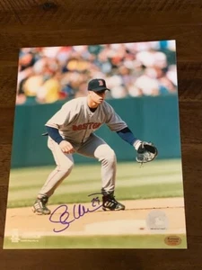 Red Sox Shea Hillenbrand Autographed 8x10 Photo - Picture 1 of 1