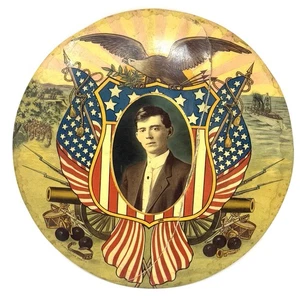 Antiker Cruver MFG. CO. 9" Celluloid WW1 Military Memorial Photograph Button Tin - Bild 1 von 7