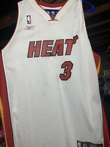 NBA Basketball Miami Heat Dwayne Wade Reebok Jersey Size XL 24 x 32 Good Shape! - Picture 1 of 2
