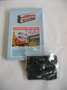 Neu im Karton Walthers HO Scale Extendable Container Chassis Kit #933-3110 - Bild 1 von 4