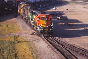 Original Fuji Railroad Slide BNSF SD40-2 #7304 Galesburg, Illinois Action - Picture 1 of 1