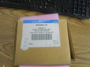 Johnson Controls Modèle :W42aa-1c Humidistat. Gamme 10 - 90% . Neuf Stock Ancien - Picture 1 of 1