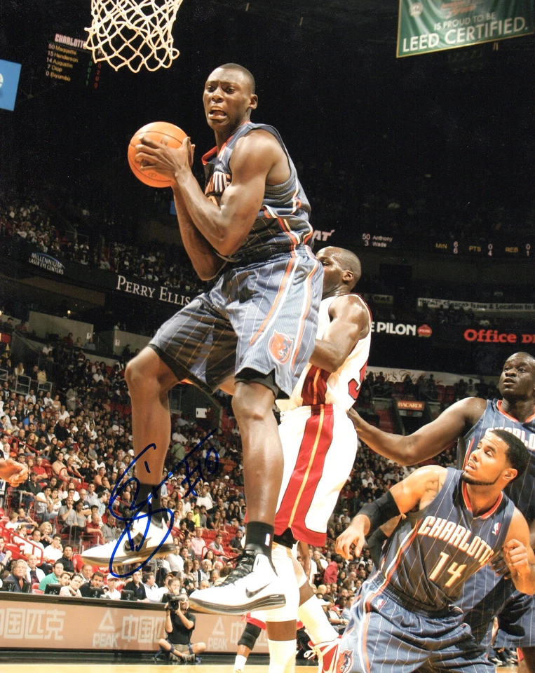 GFA Charlotte Bobcats * BISMACK BIYOMBO * Signed 8x10 Photo RW1 COA - Image 1 of 1