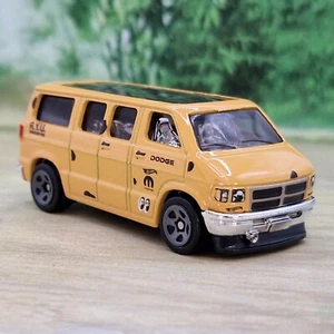 Hot Wheels Dodge Van Diecast Model 1/64 (54) ottime condizioni - Foto 1 di 6