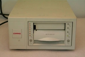 Compaq Series 3306 DLT7000 (30-60085-01) Rev. A01 20/40 GB SCSI SE Tape Backup - Bild 1 von 1