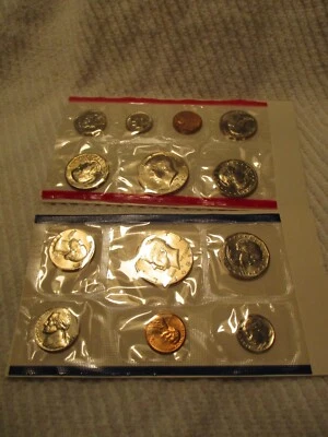 1981 US Mint 13 Coin Uncirculated Set Complete Philadelphia & Denver - Image 1 of 3