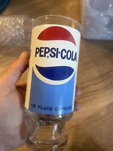 Vintage Pepsi Cola 1970er Jahre Trinkglas mit Fuß 12 flüssige Unzen - Bild 1 von 9