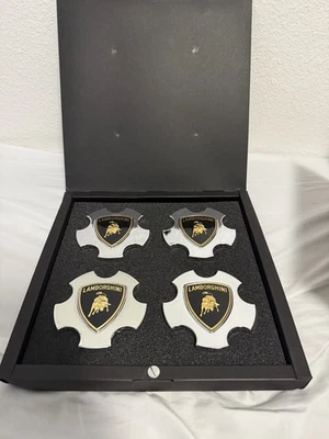 Juego de 4 tapas centrales para ruedas Lamborghini Gallardo con caja 400601147 - Ver fotos Foto 1 de 4