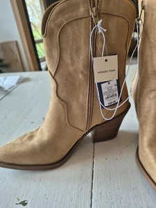New Universal Thread Tan Jacey Women's Cowboy Boots - 9.5 - Picture 1 of 5