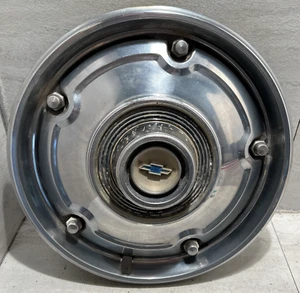 1969-1982 Chevrolet Half-Ton Truck Wheel Hubcap C10 OEM GM Suburban #2 - Picture 1 of 21