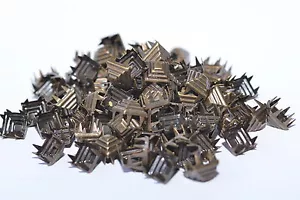 100x Ziernieten Pyramidennieten Krallennieten, 9 x 9 mm, Colonial Gold, USA - Picture 1 of 3