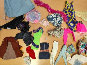 Konvolut Kleidung Kleid Klamotten Barbie Puppe Mattel  Figur Barbiepuppe MK2 - Bild 1 von 12