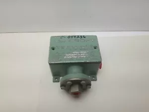 NEW ASHCROFT SNAP ACTION SWITCH 61S-6280 61S6280 125/250 VAC PSI 15A 15 A AMPj40 - Picture 1 of 3