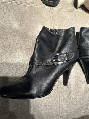 Womes JONES NEW YORK Leather Ankle Boots Sz. 7M. VG+ Condition - Image 1 of 4