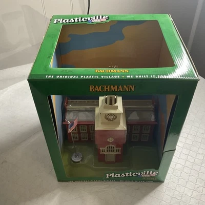 Bachmann Plasticville Town Hall Building with Flag Pole/American Flag - O-Scale - Image 1 of 4