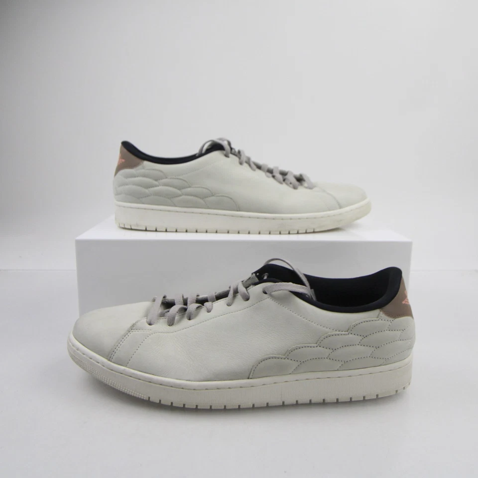 Air Jordan Basketball Shoe Men's Beige Used - Image 1 of 1