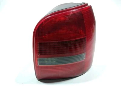 FEU ARRIERE DROIT 8D9945096D AUDI A4 - 1 AVANT phase 2 (02/1999 09/2001) - Photo 1/2