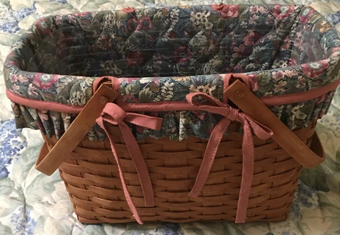 Longaberger Magazine Basket Quilted Liner with Pockets 2 Swing Handles 1989 Cover