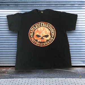 Harley Davidson T-shirt Size XL Black Willie G Skull Rusted Burnt Fire - Picture 1 of 2