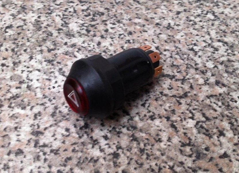 Schalter für Warnblinker; beleuchtet; Druckschalter; für Fendt Traktor - Bild 1 von 1