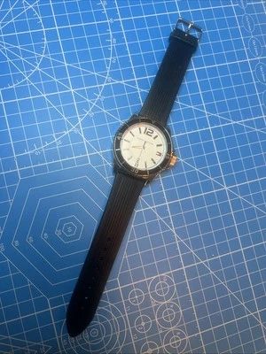 Tommy Hilfiger Watch TH.136.1.25.1017 W/ Silicone Strap —- FREE SHIPPING - Image 1 of 4