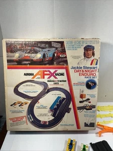 Aurora AFX Jackie Stewart Tag & Nacht Enduro Elektro HO Racing Set #2072 - Bild 1 von 24