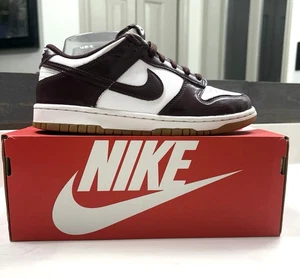 BOYS GRADE SCHOOL NIKE DUNK LOW_WHITE/BURGUNDY CRUSH-GUM HJ9282-100-SIZE 6 - Picture 1 of 11