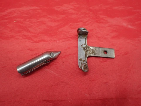 Rare ANTIQUE White Sewing Machine SPINDLE Shuttle w/ Carrier Cover
