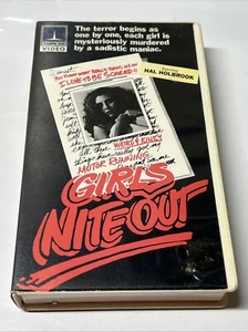 Girls Nite Out (Thorn EMI VHS, 1982) Hal Holbrook FREE SHIPPING - Picture 1 of 2