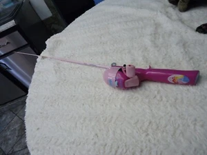 SHAKESPEARE DISNEY PRINCESS PINK FISHING POLE REEL COMBO ^ - Picture 1 of 5