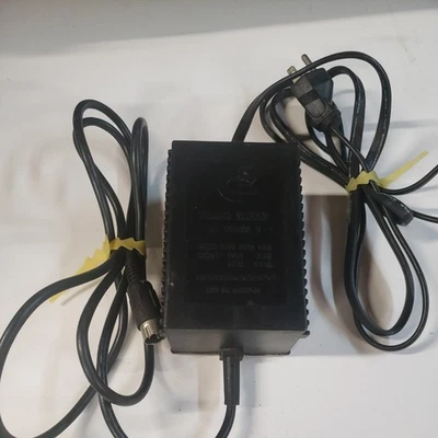 Commodore 64 original Plus Power Supply ~ 310157-02 ~ 5VDC 7.5W 9VAC 6.7VA - Image 1 of 4