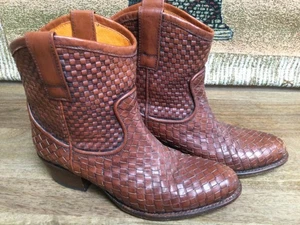 🌺 FRYE CUERO TEJIDO A MANO MUY RARO HECHO EN ESPAÑA TALLA 7.5 - Imagen 1 de 15