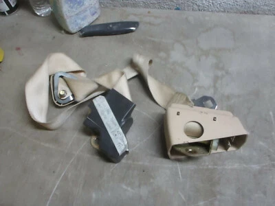 Cinturón de seguridad delantero para pasajero Lincoln Continental Town Car 4 puertas 77 78 79 Foto 1 de 4