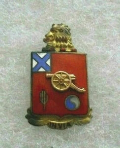 OLD PRE WAR 157TH ARTL 150TH ARMOR DI 2 PC WITH 29TH DIV ON IT SCREW BACK - Picture 1 of 2