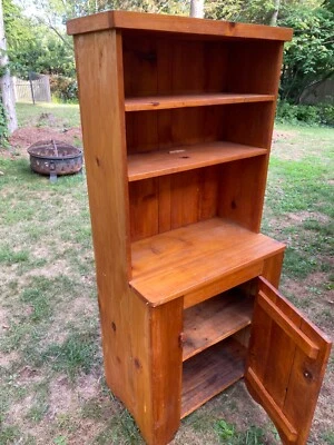 vintage pine cupboard Foto 1 de 4