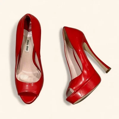 Auténticos zapatos de salón Miu Miu charol rojo peeptoe tacones plataforma talla 37,5 EE. UU. 7 Foto 1 de 4