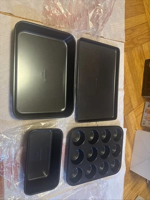 Juego de 4 utensilios para hornear antiadherentes Calphalon Foto 1 de 4