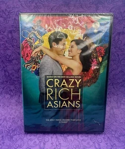 Crazy Rich Asians (DVD) -  NEW - Sonoya Mizuno,Jimmy O. Yang,Chris P - Imagen 1 de 2