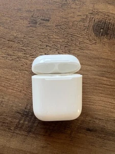 Original Apple Ladecase für AirPods 1 und 2 Generation - Bild 1 von 2