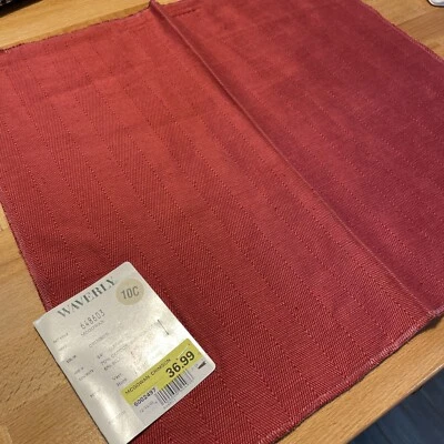 "Waverly Vintage McGowan Carmesí 17"" X 17""" Foto 1 de 2