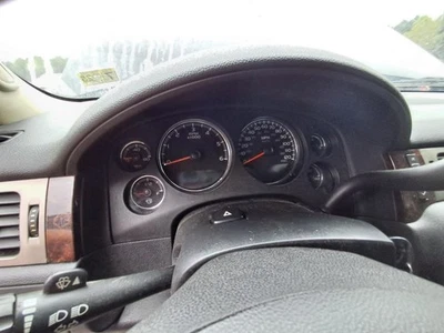 GMC Yukon 2011 velocímetro clúster 6,20 L usado 166 k millas OEM 257-06853 Foto 1 de 4