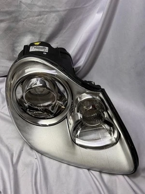 Комплект ксеноновых фар со стороны пассажира Valeo 46661 с выбранным Porsche Cayenne 03-06 - Изображение 1 из 4