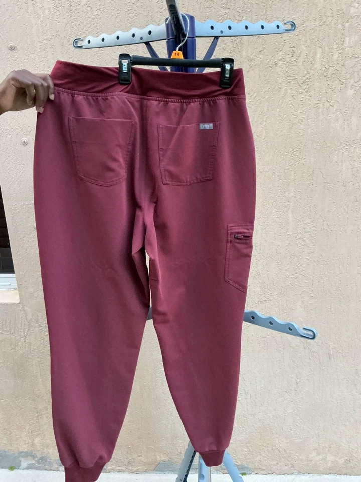 Figs Women Zamora High Wasted Joggers Black Color (multiple sizes available) - Imagem 1 de 2