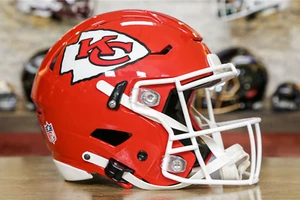 Kansas City Chiefs Riddell SpeedFlex Helmet - Picture 1 of 1