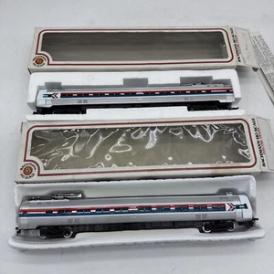 TWO Vtg Bachmann Electric Trains HO Scale AMTRAK Powered Unpowered Set - Picture 1 of 15
